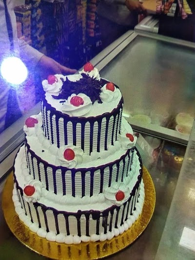 BAKE5V8AMDSN_The_Celebration_Store_ChIJtUakJMoX8jkRb1LRxoWfcVA_10