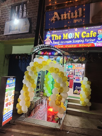 BAKEAWB7N1V9_The_moon_cafe_ChIJedX74Joj8jkRRMDRXTQ0qBk_1