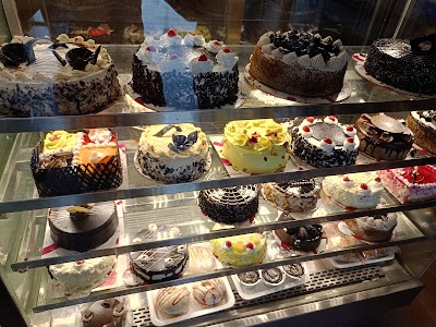 BAKECTTMV32F_Monginis_Cake_Shop_ChIJaTKrxNwr8jkRtMEB01lmcmA_3