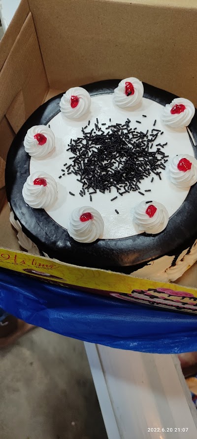 BAKEGLOAJJ5V_Krishna_Kanhaiya_General_Store_ChIJRwrDJS0j8jkRG_MXYxB8A9I_9