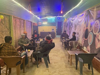 COFFGLGIZS7K_CDR_CAFE_FAST_FOOD_AND_FAMILY_RESTAURANT_ChIJsdZAvk0F8jkRzyJ7UJuEiF0_1