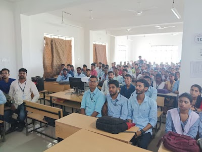 COLL6IUMILQM_Govt._ITI_Lakhisarai_ChIJD5Alh0Ij8jkRr8hndWYwp3s_3