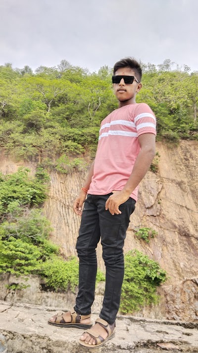 COLLH6KB8BS9_High_school_titaychak_ChIJIZTZxAEl8jkRk1Y9zn8q4sw_3