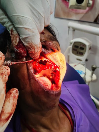 DENT2U83B6F6_Chandra_Dental_Clinic_ChIJ48AJEUsj8jkRhE8-bHLLI9M_2