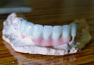 DENTI2VDO2NA_DA_Dental_Clinic_ChIJZ0uMkdwd8jkR3Hwpui55Khw_2