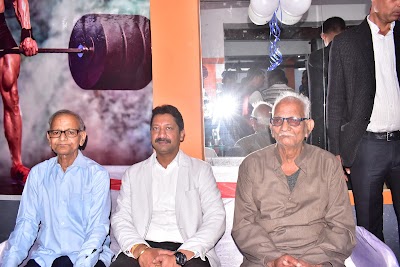 GYMF0SJ74YYU_Golden_Gym_khaira_ChIJQzRZctgr8jkRpag0PzoLNCY_9