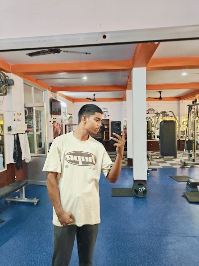 GYMNNBVAH89M_Golden_Gym_ChIJ1WHKG-0r8jkRNkNWDoD39CY_4