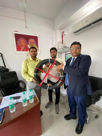 MANF4MMGBL1P_G-S_TYRES_ChIJk76W8J078jkR1TVtX14Rp7U_1