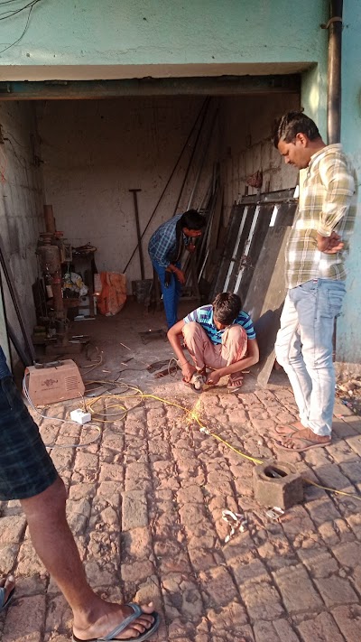 MANF79SAN2ET_Sonu_welder_ChIJ76XgZOg_8jkROGydUmdpCXM_7