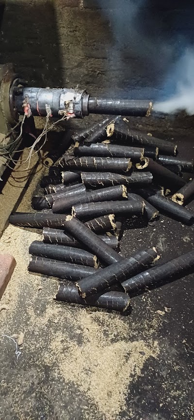 MANFV28YF7L0_Vicky_lakri_mil_ChIJO6C1cwA98jkR11ylzpay7rg_9