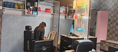 PARL0W1ISK2Z_Vaishnavi_beauty___makeup_studio_ChIJyQHqAVzx8TkRF1AX67JnuWI_3