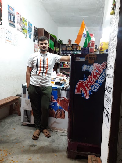 PARL5E1XN840_JOB_COMPUTER_S___ICE_CREAM_PARLOUR_ChIJv2XLlO8X8jkR6DchSxrRH68_3