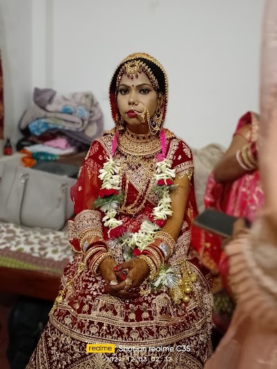 PARLJ0IZHHRF_Shine_ChIJNfFEFNMj8jkRbUBZNugX_lo_8