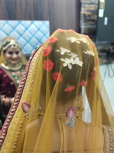 PARLK4GXFFKJ_Naturals_Salon_ChIJcQfEX0Yb8jkRAiNkC2Ir7UY_8