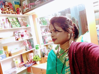 PARLXVFIQ5FZ_maa_Annapurna_ladies_beauty_ChIJxf7r6kMb8jkRIddYSr5uEvk_5