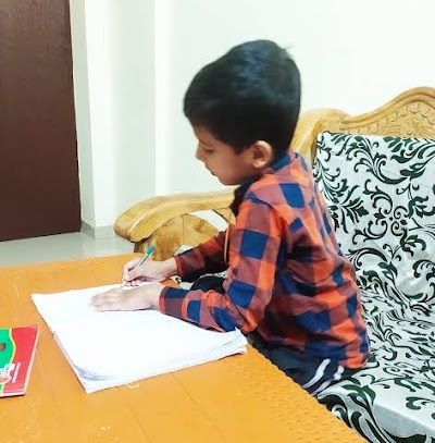 PHARMROMR4IW_Creative_Home_Tuition_ChIJhbrsTcUb8jkRaTQeoreIQkk_1