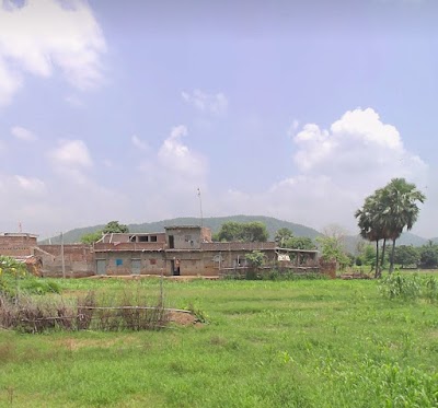 SCHO8RAQY19D_High_school_Singhaul_Tetariya_ChIJoWV93uUn8jkRMrie52azU0k_1