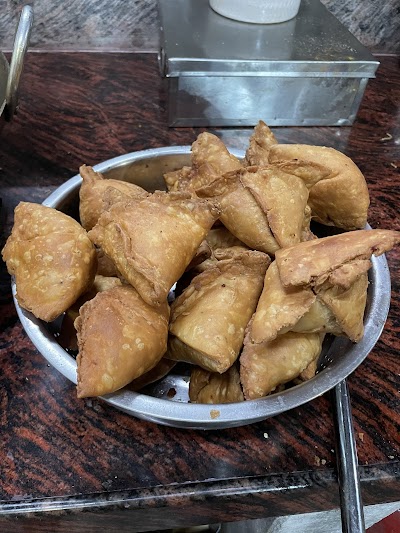 SUPEIJ4RPDGT_MR_Mega_Mart_ChIJxY293jYT8jkR19RM_AwKhw4_5