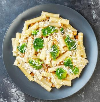 BAKE08ZLZB77_Pizzeria_ChIJXc7FDWsr8jkRbm_49Vow2H0_9