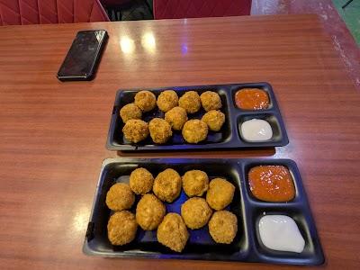 BAKE5W6B2WLE_Raju_Bakery_ChIJPwsBcKCL7TkRnkxg7qmEHlo_7