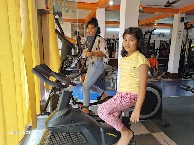 GYMNNBVAH89M_Golden_Gym_ChIJ1WHKG-0r8jkRNkNWDoD39CY_5