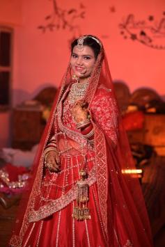 PARL9ZOE1U4A_Mini_makeup_artist_ChIJvTAZUgBB8jkRYraHfAIYfns_10