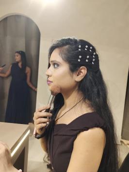 PARL9ZOE1U4A_Mini_makeup_artist_ChIJvTAZUgBB8jkRYraHfAIYfns_4