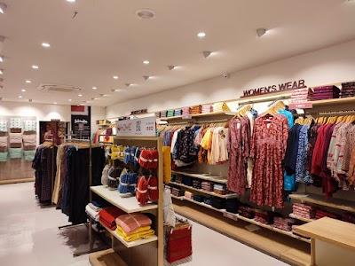 STATM411TWZP_Shiva_Mart_ChIJL53mI9UE8jkRznbytxlQiHw_2